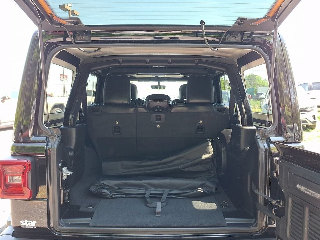 2022 Jeep Wrangler Unlimited Sahara Altitude 4x4