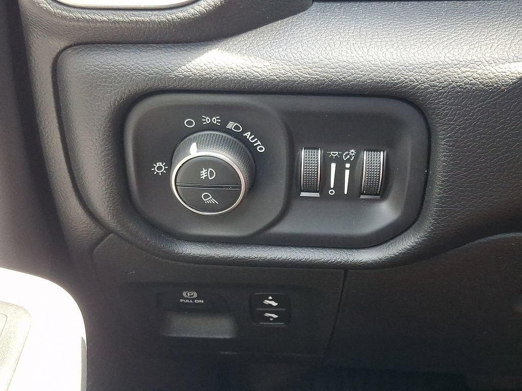 2019 RAM 1500 Big Horn/Lone Star Quad Cab 4x4 6'4" Box
