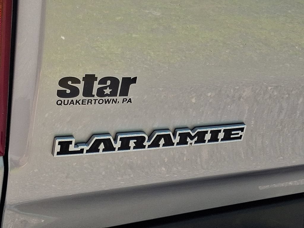 2022 RAM 1500 Laramie Crew Cab 4x4 5'7" Box