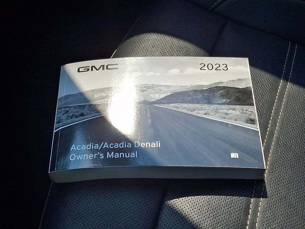 2023 GMC Acadia Denali