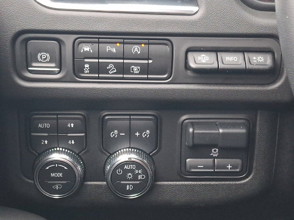 2023 GMC Yukon XL AT4