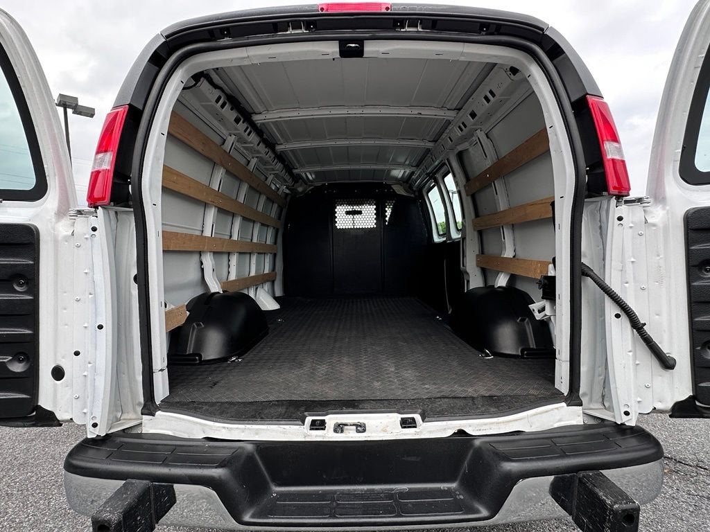 2024 GMC Savana Cargo 2500 Work Van