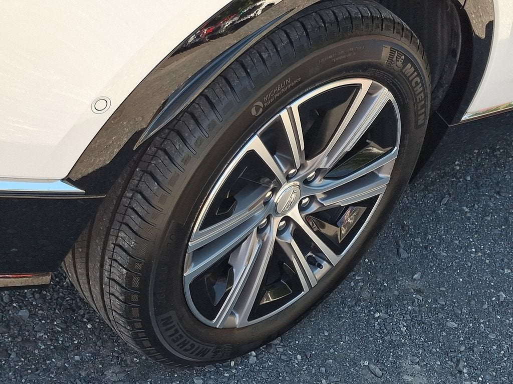 2024 Cadillac LYRIQ Luxury 3
