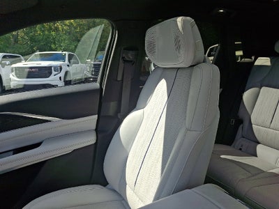 2024 Cadillac LYRIQ Luxury 3