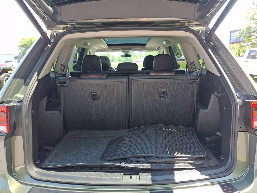 2025 Volkswagen Atlas 2.0T Peak Edition