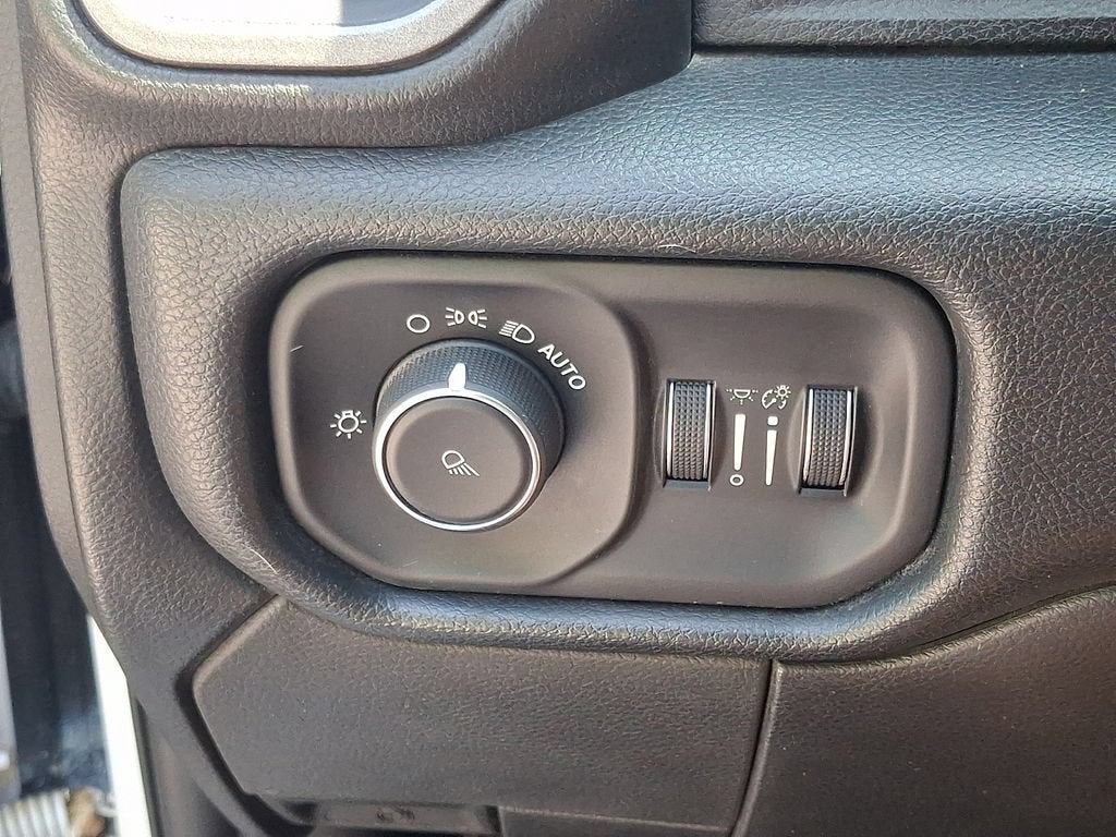 2020 RAM 2500 Tradesman Crew Cab 4x4 8' Box