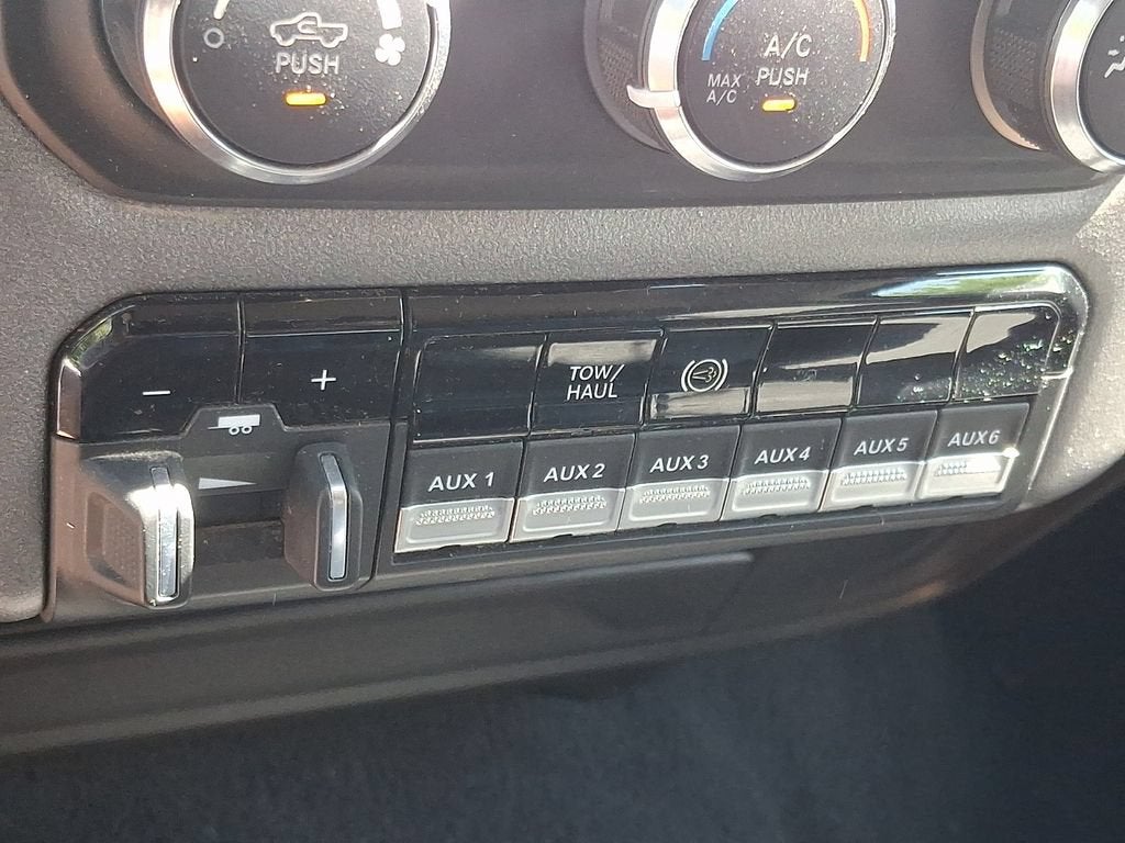 2020 RAM 2500 Tradesman Crew Cab 4x4 8' Box
