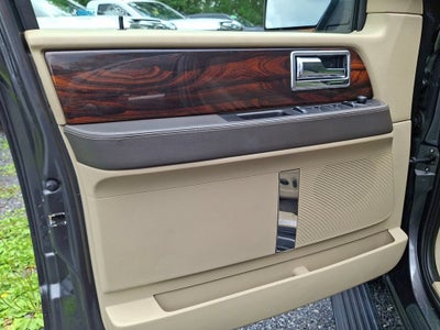 2015 Lincoln Navigator L Base