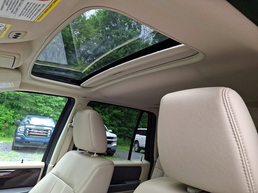 2015 Lincoln Navigator L Base