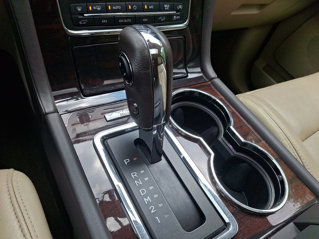 2015 Lincoln Navigator L Base