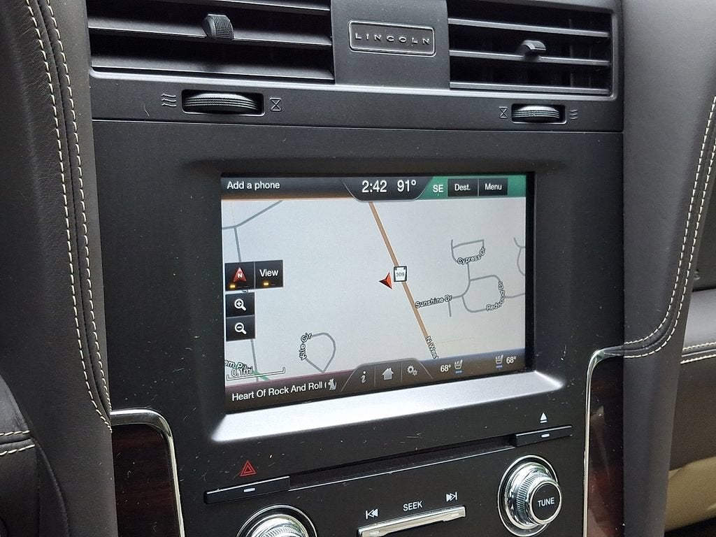2015 Lincoln Navigator L Base