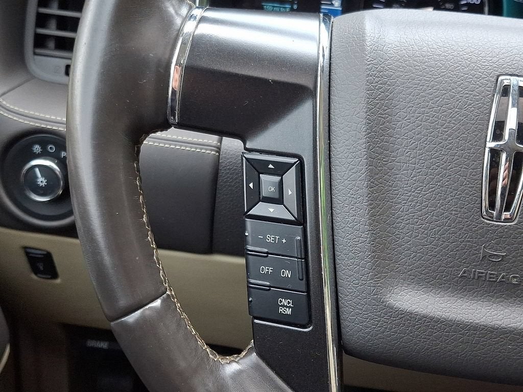 2015 Lincoln Navigator L Base