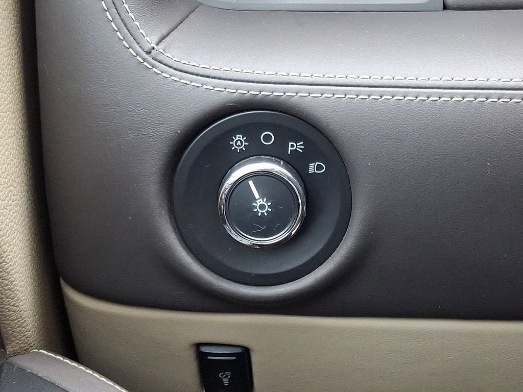 2015 Lincoln Navigator L Base