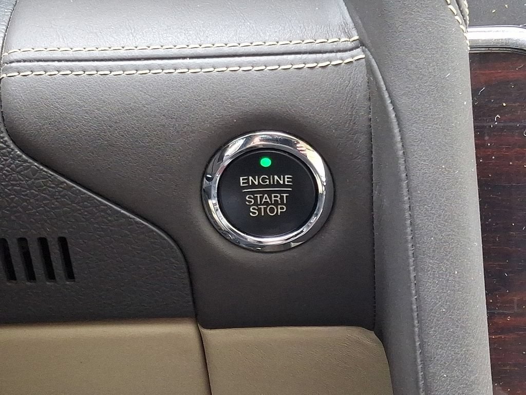 2015 Lincoln Navigator L Base
