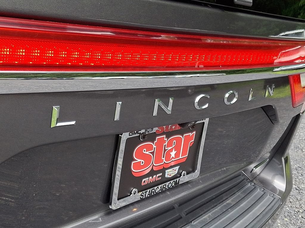2015 Lincoln Navigator L Base