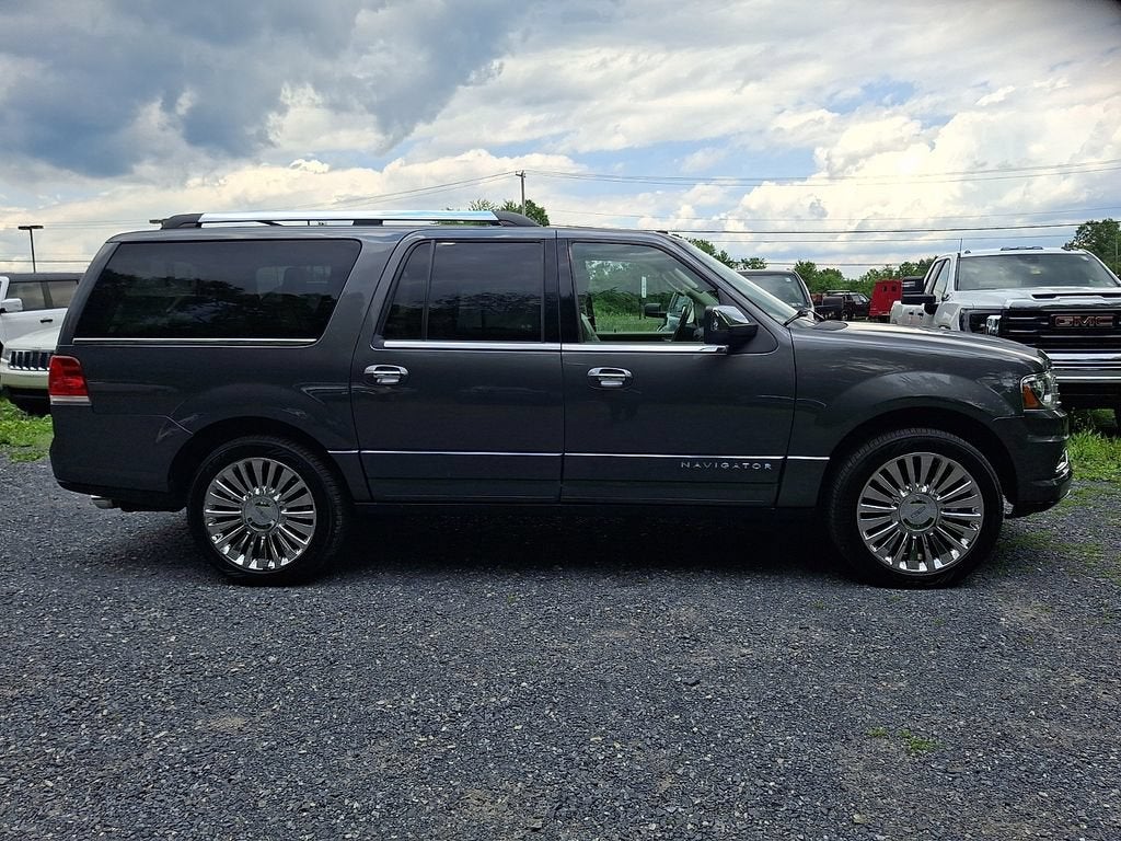 2015 Lincoln Navigator L Base