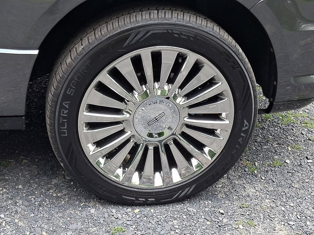 2015 Lincoln Navigator L Base