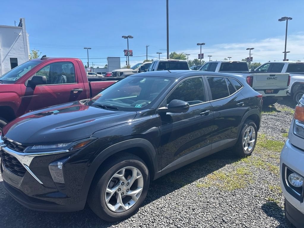 2025 Chevrolet Trax LS