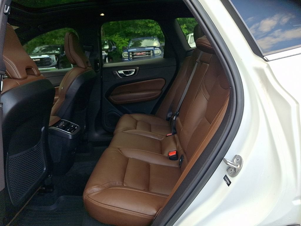 2022 Volvo XC60 B5 Inscription