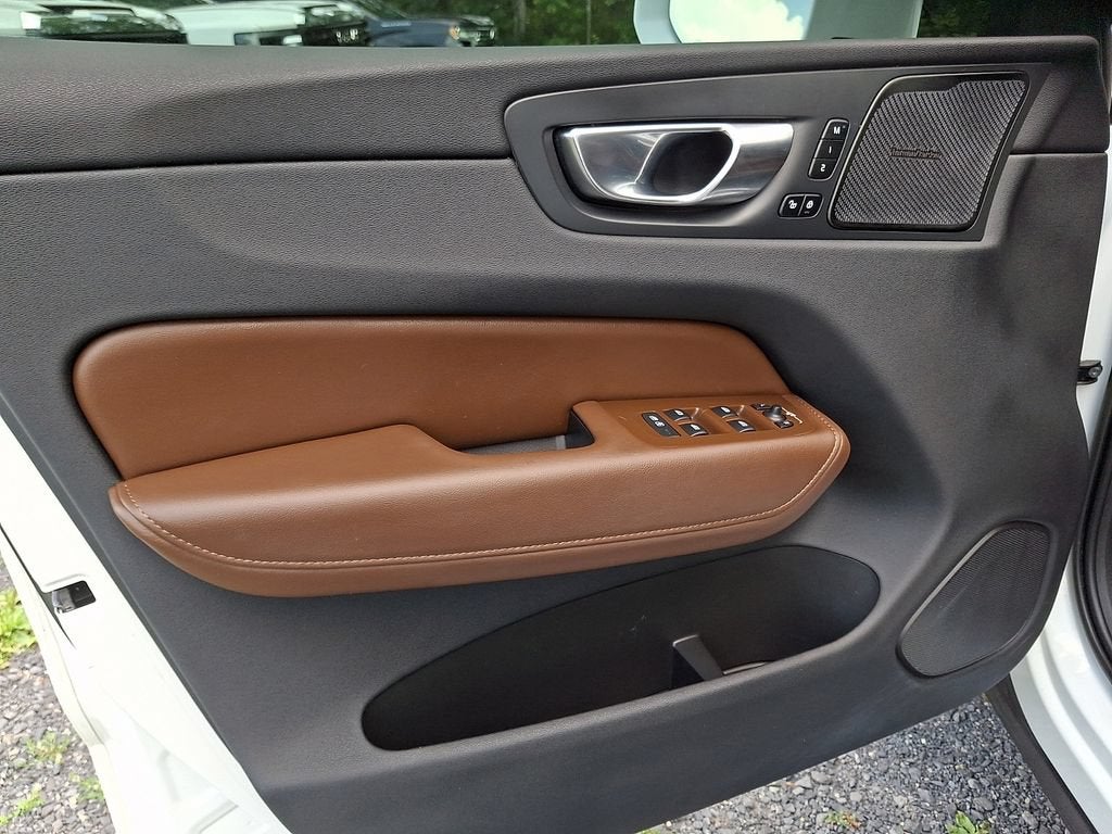 2022 Volvo XC60 B5 Inscription