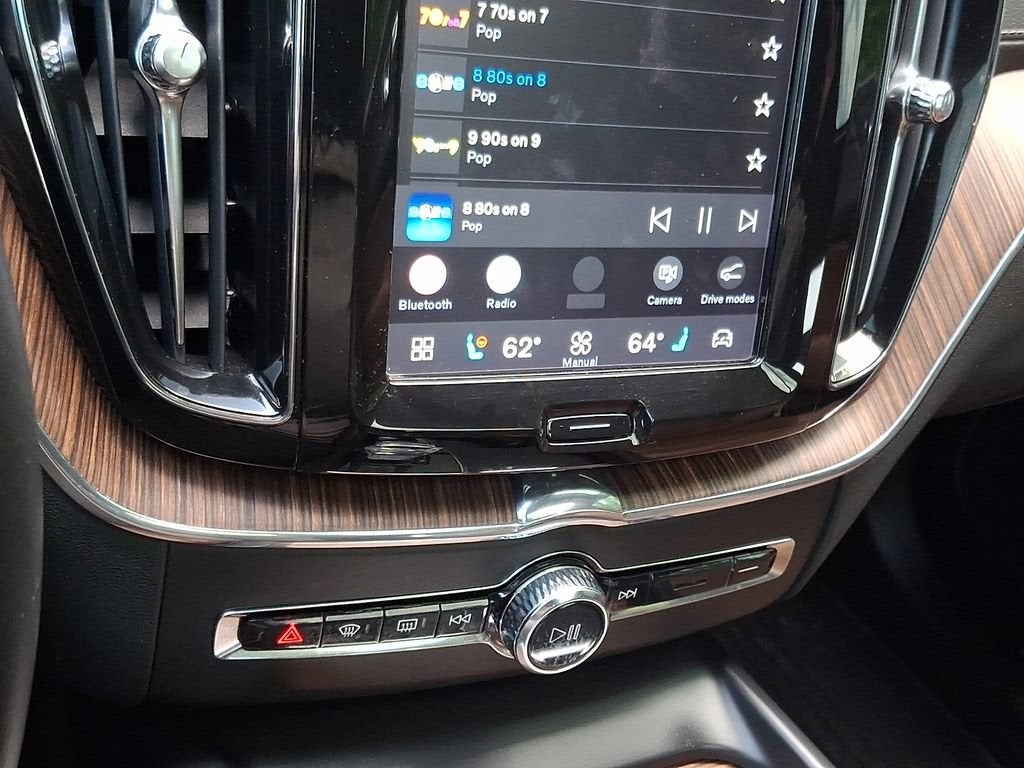 2022 Volvo XC60 B5 Inscription