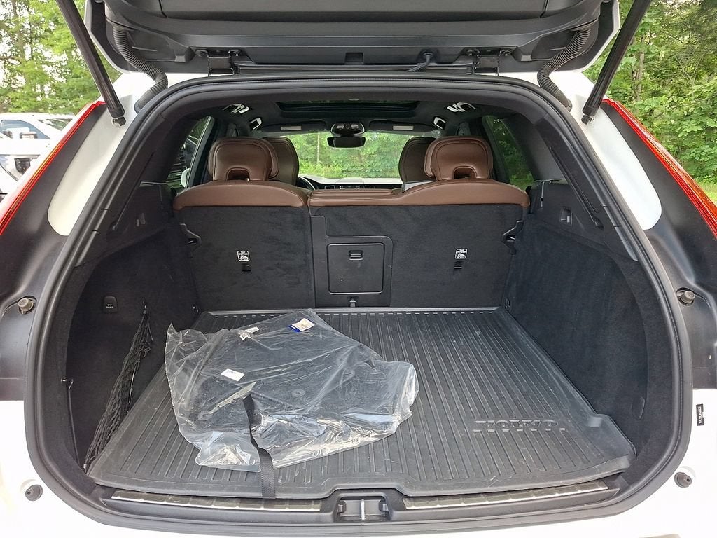 2022 Volvo XC60 B5 Inscription