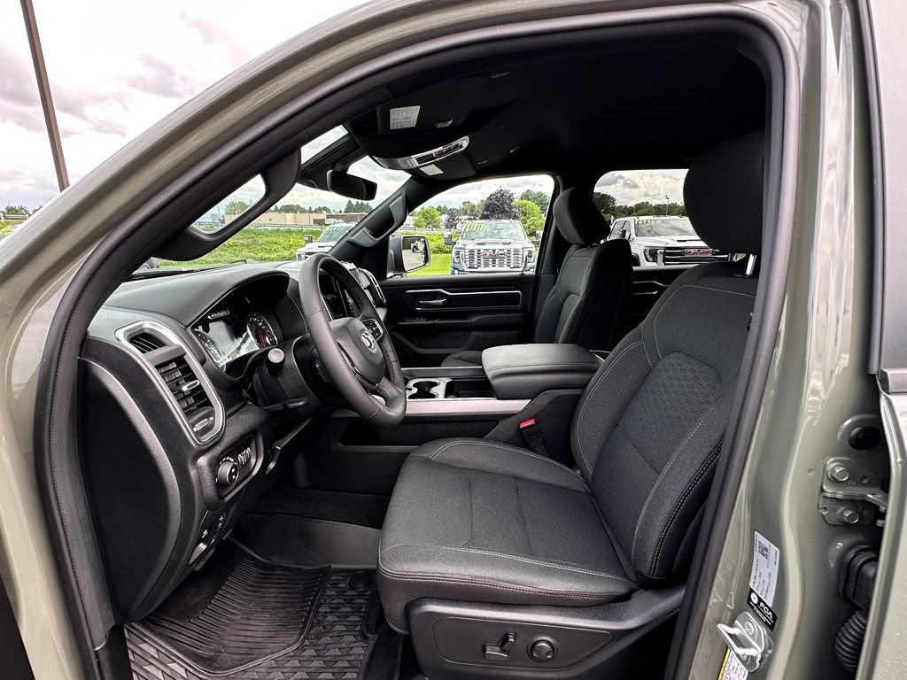 2026 RAM 1500 Big Horn Crew Cab 4x4 5'7" Box