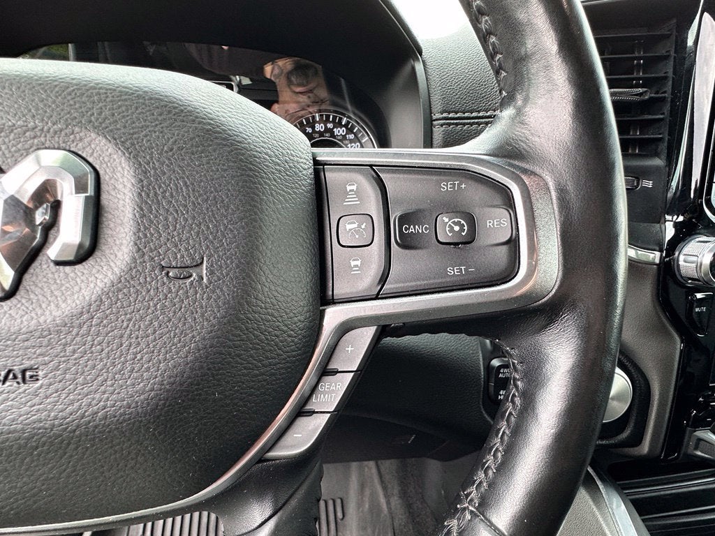 2020 RAM 1500 Laramie Crew Cab 4x4 5'7" Box
