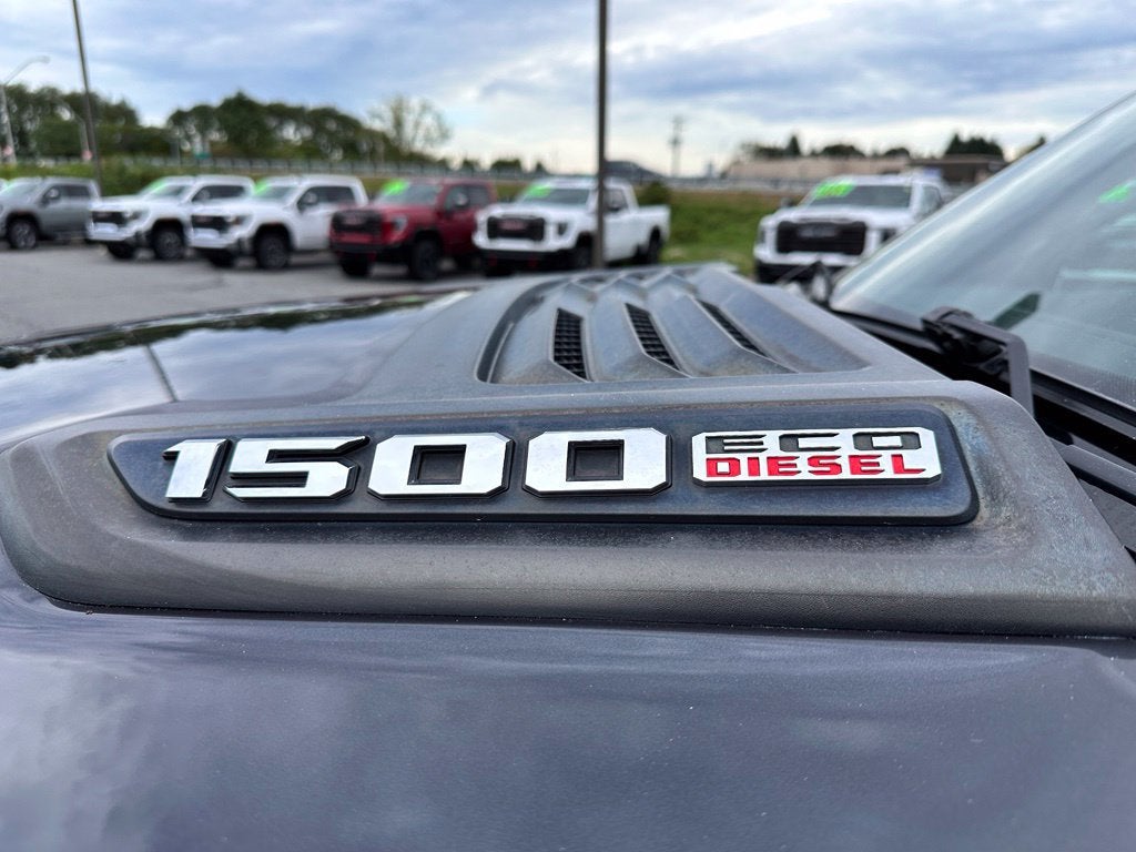 2020 RAM 1500 Laramie Crew Cab 4x4 5'7" Box