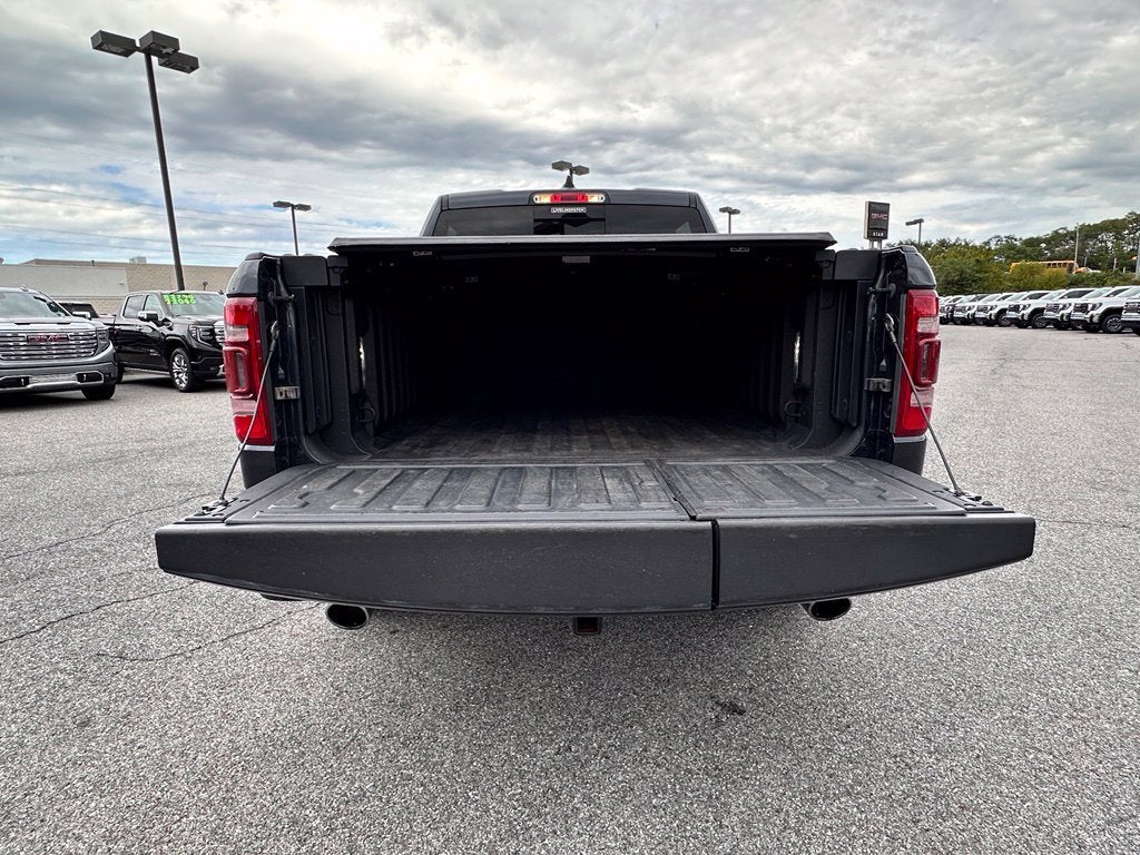 2020 RAM 1500 Laramie Crew Cab 4x4 5'7" Box