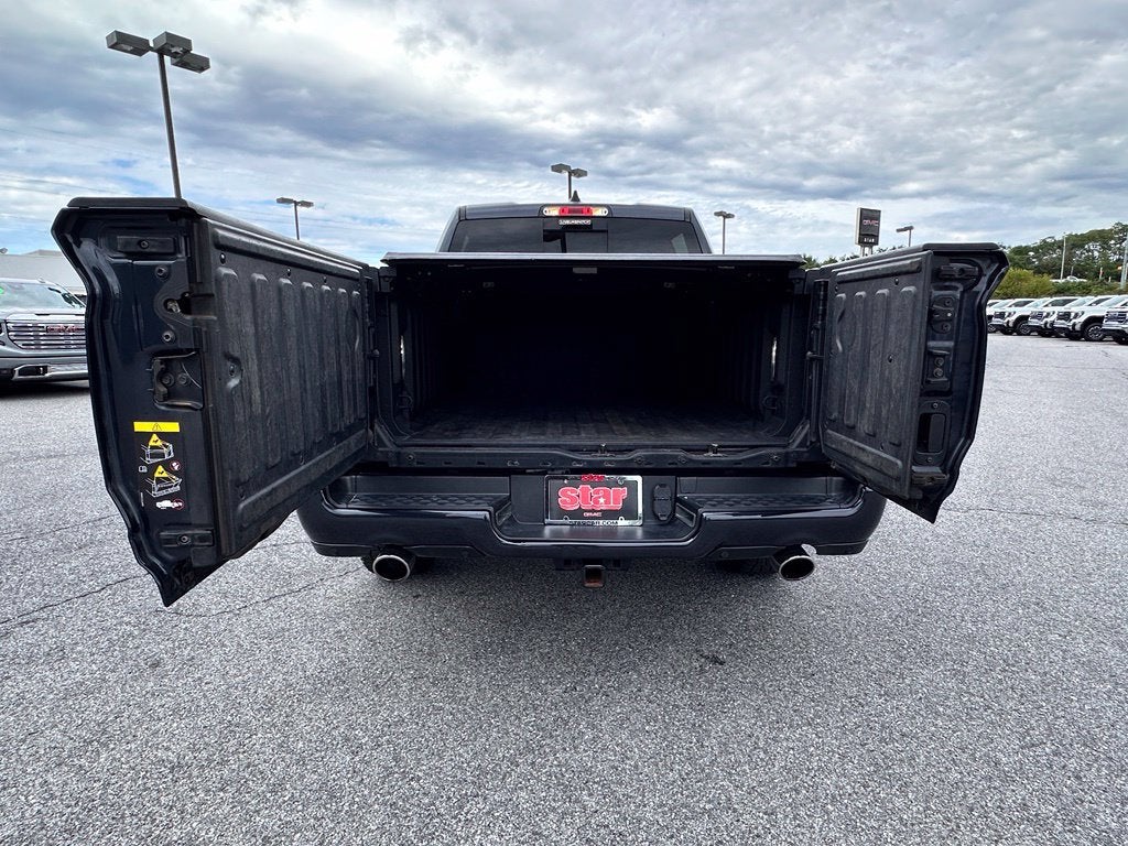 2020 RAM 1500 Laramie Crew Cab 4x4 5'7" Box