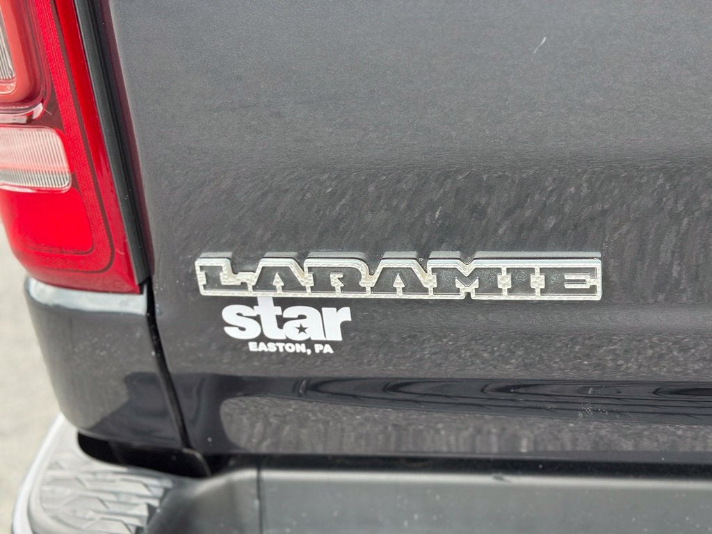 2020 RAM 1500 Laramie Crew Cab 4x4 5'7" Box