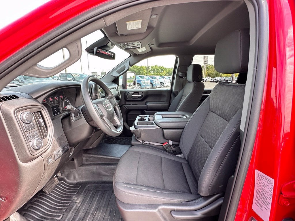 2025 GMC Sierra 3500 HD Chassis Cab Pro