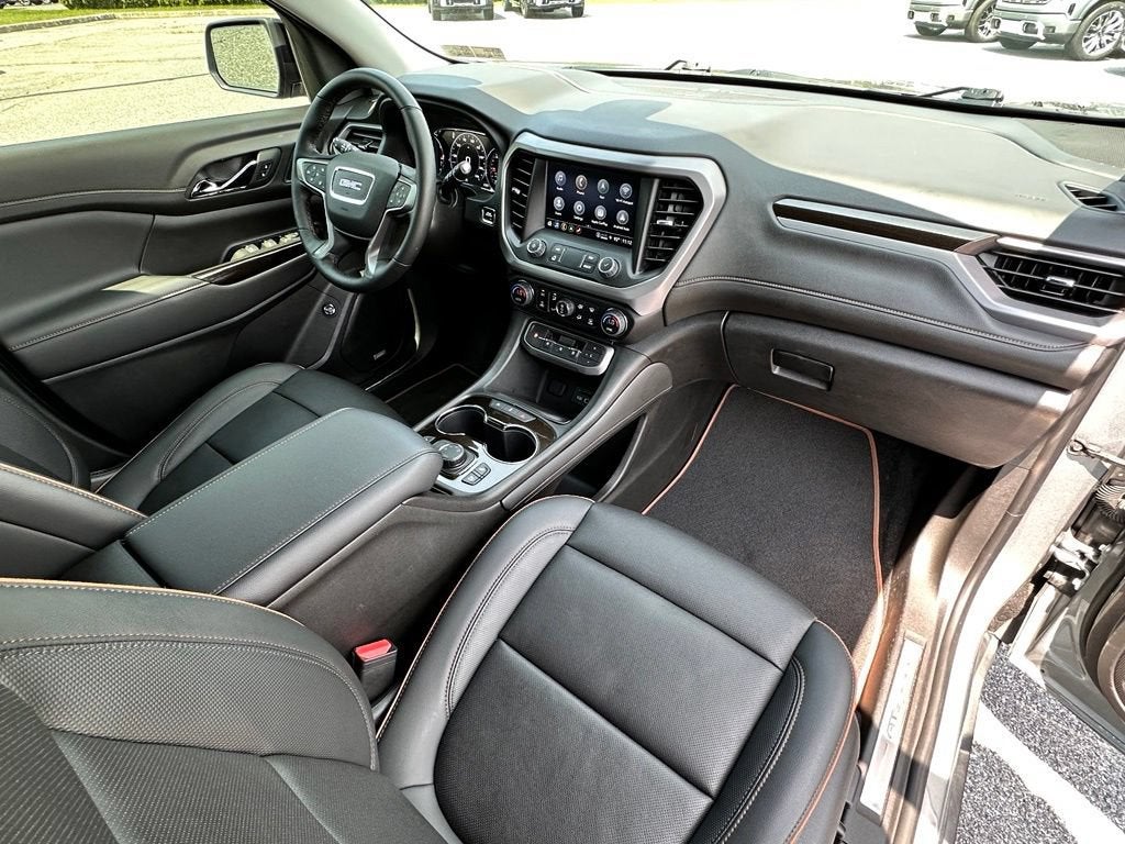 2023 GMC Acadia AT4