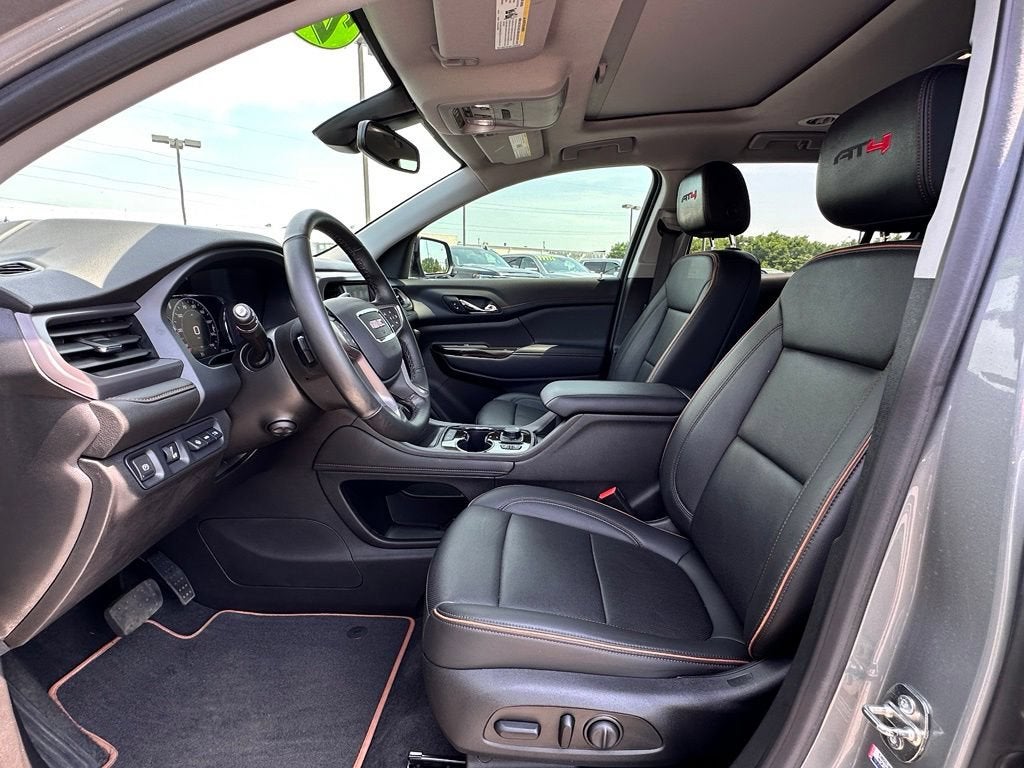2023 GMC Acadia AT4
