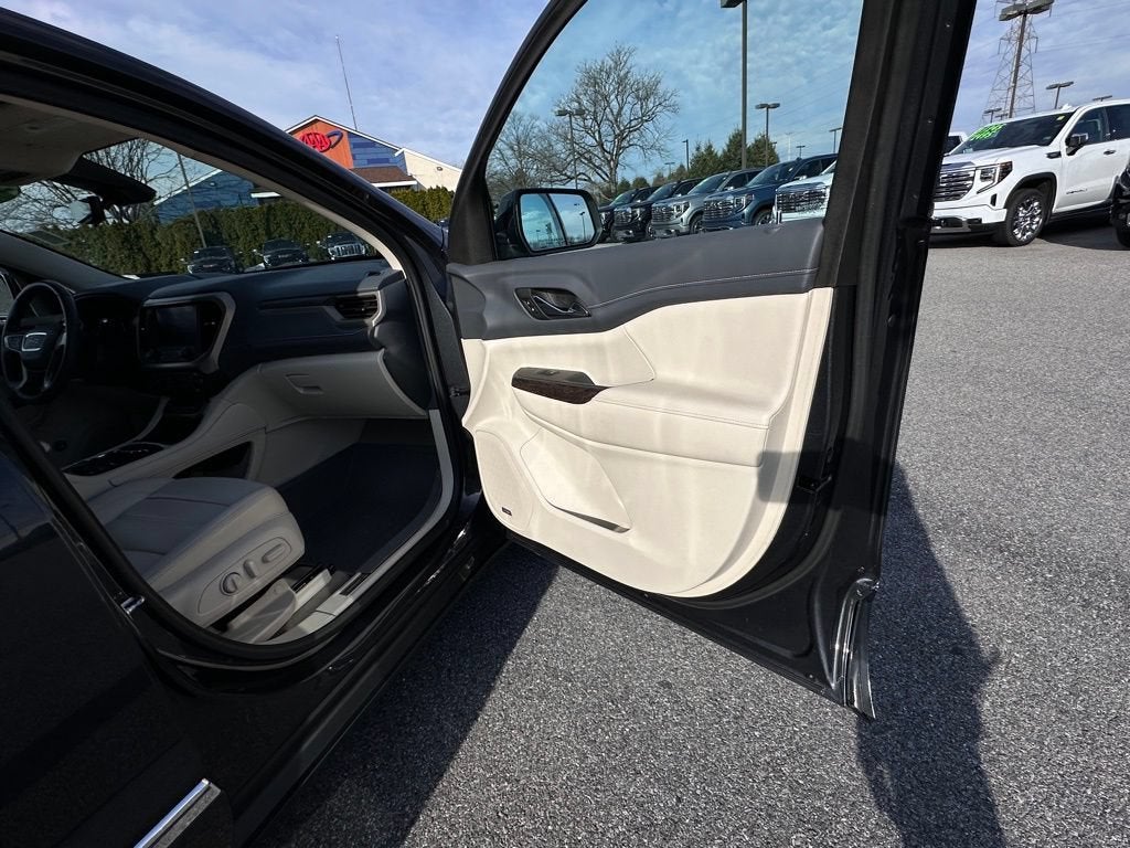 2021 GMC Acadia Denali