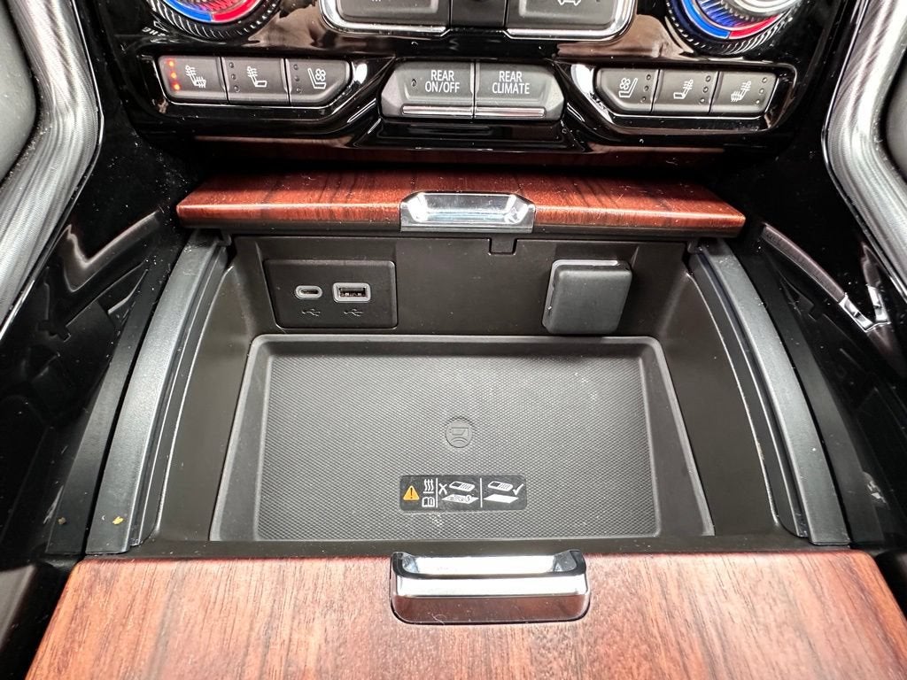 2023 GMC Yukon Denali Ultimate