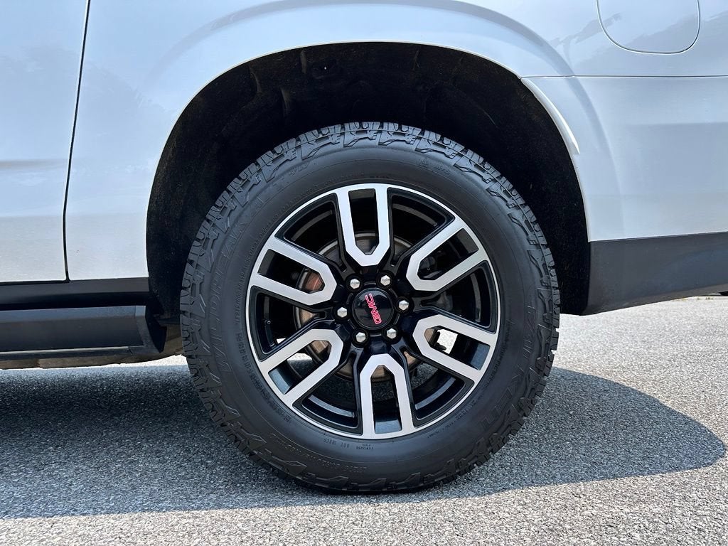 2023 GMC Yukon XL AT4