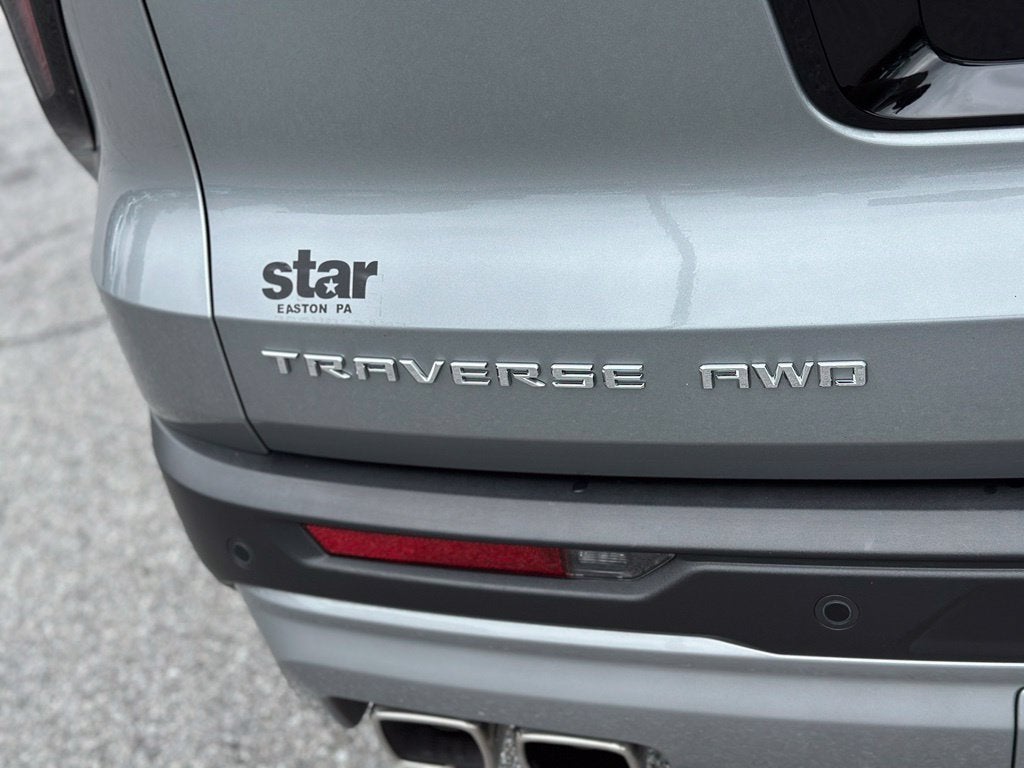 2025 Chevrolet Traverse LT