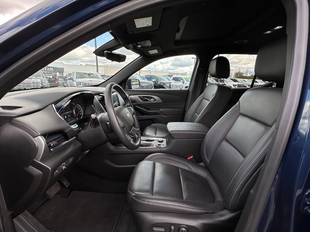 2023 Chevrolet Traverse LT Leather