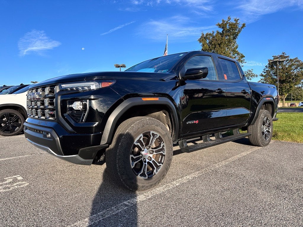 2023 GMC Canyon 4WD AT4
