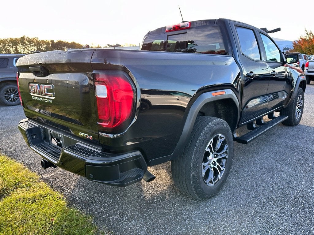 2023 GMC Canyon 4WD AT4
