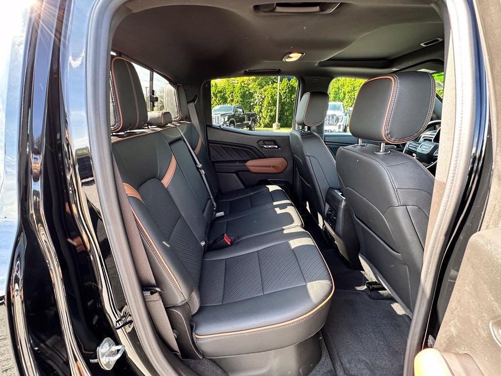 2023 GMC Canyon 4WD AT4