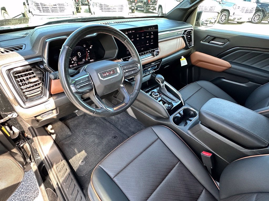 2023 GMC Canyon 4WD AT4
