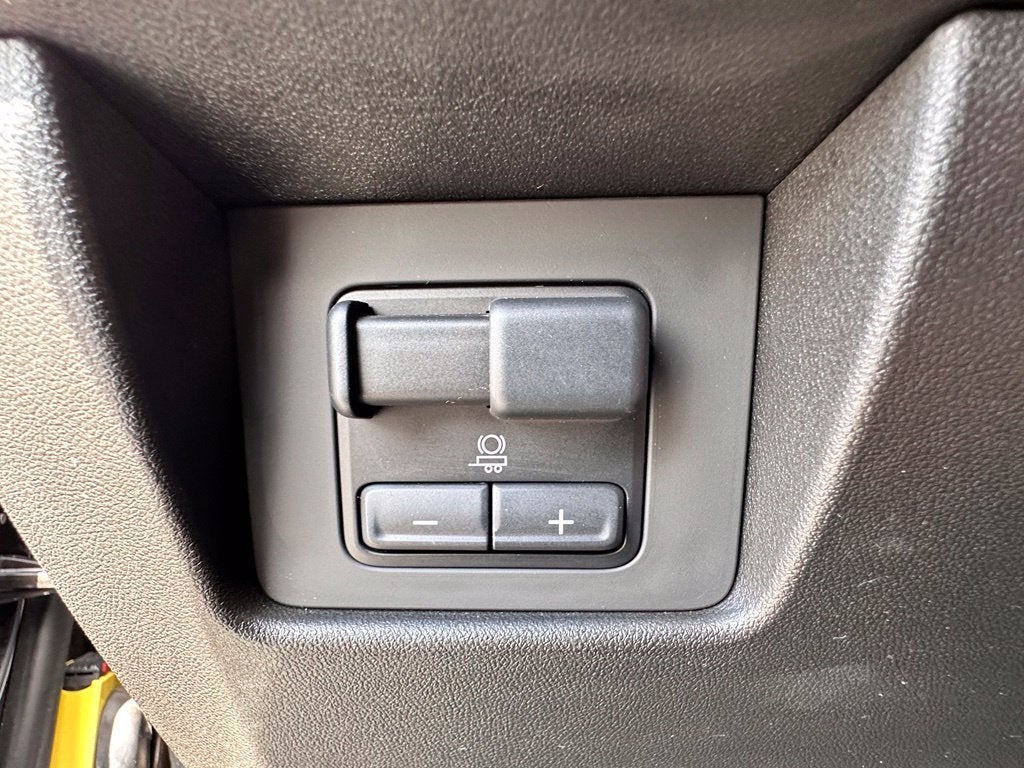 2023 GMC Canyon 4WD AT4