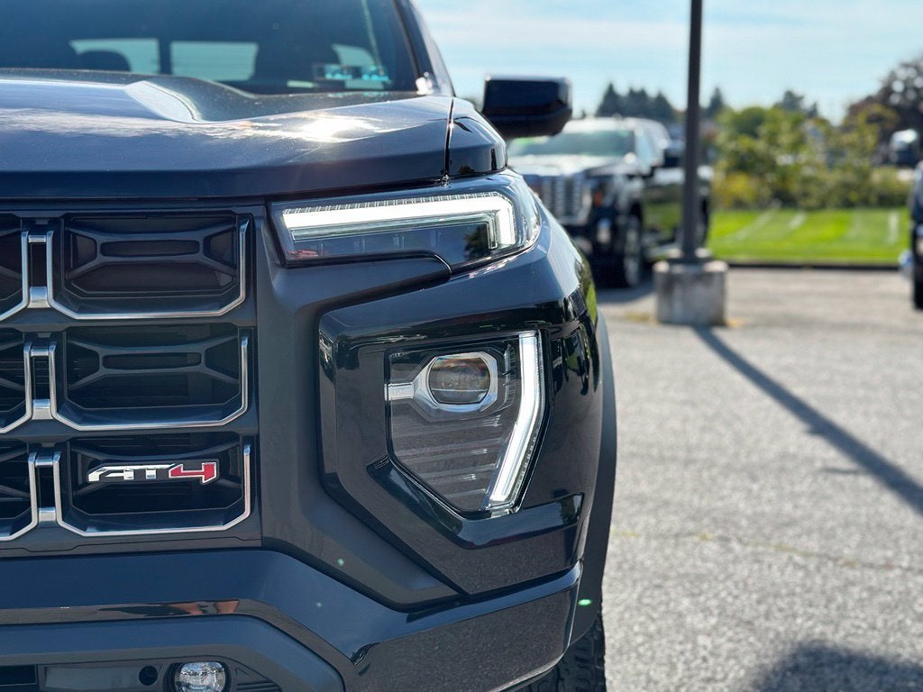 2023 GMC Canyon 4WD AT4