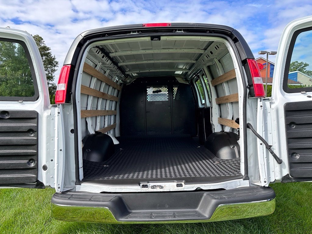 2025 GMC Savana Cargo Work Van