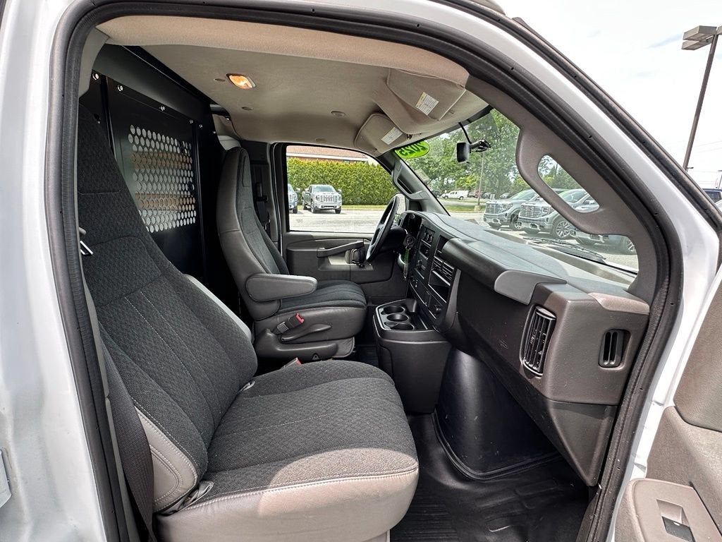 2025 GMC Savana Cargo Work Van