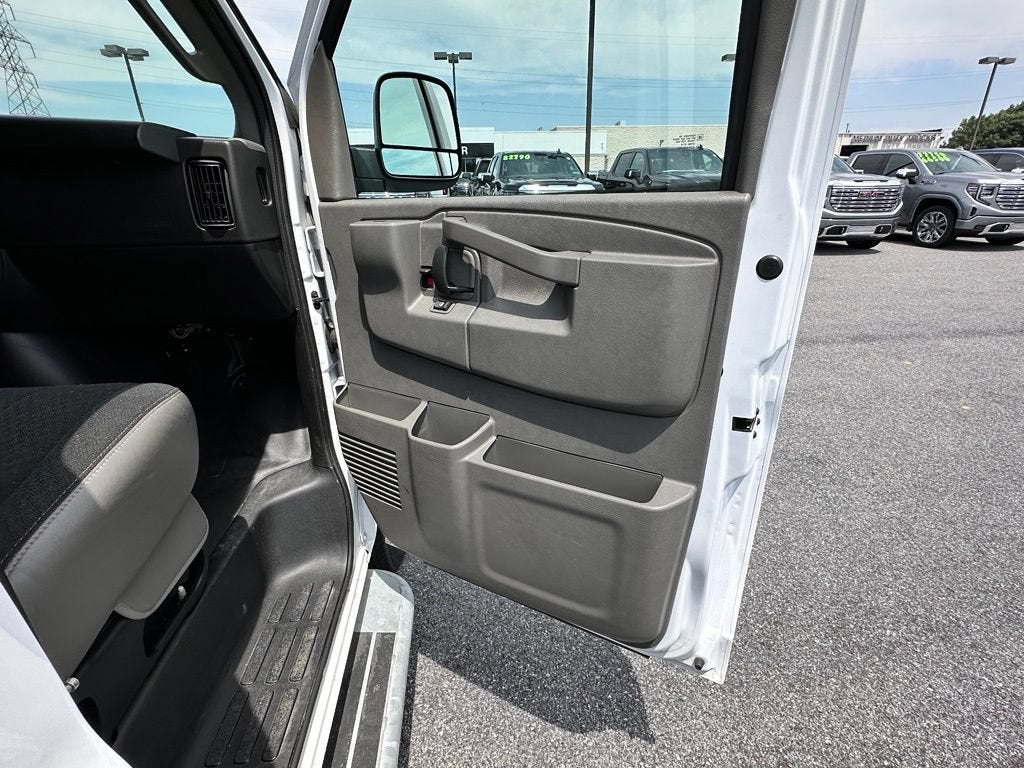 2025 GMC Savana Cargo Work Van