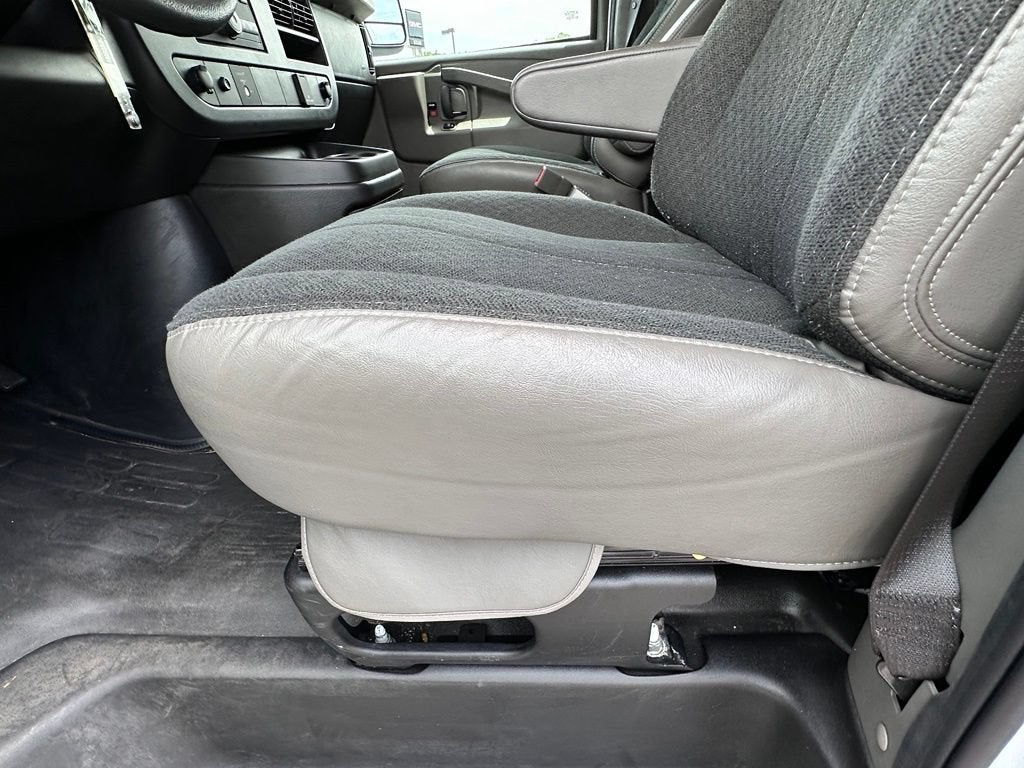 2025 GMC Savana Cargo Work Van